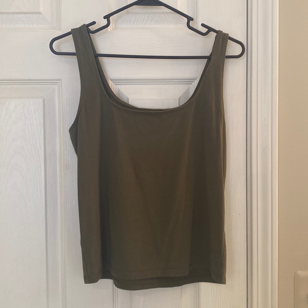 Army Green Loft flattering Tank (M)